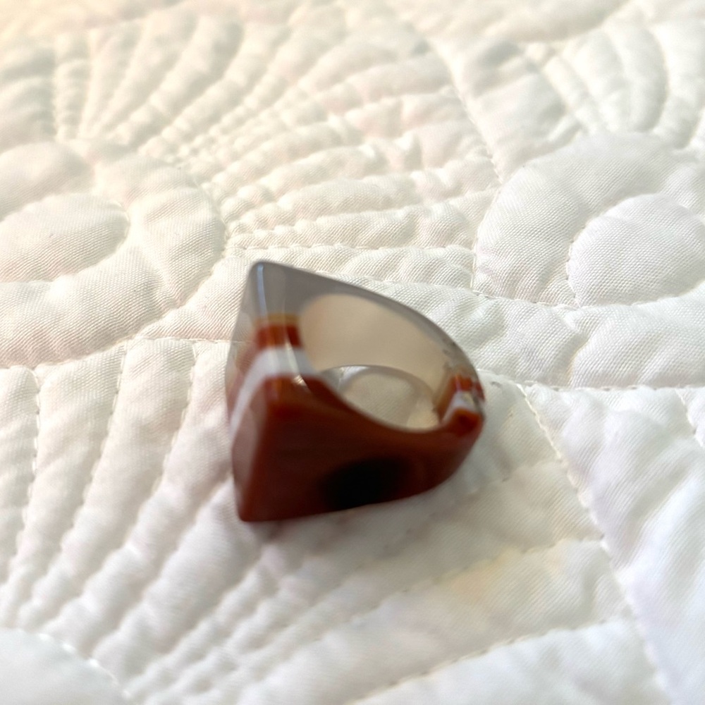 Vintage Solid Carved Agate Ring - image 5
